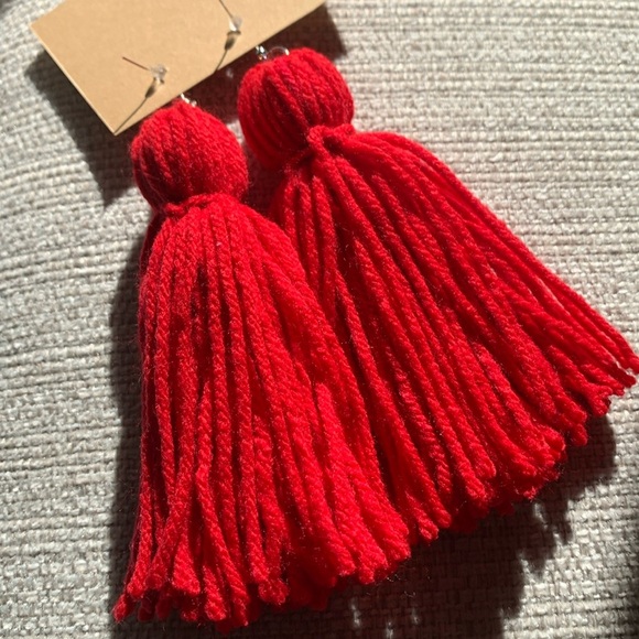 Tassel Yarn Earrings - Picture 2 of 2